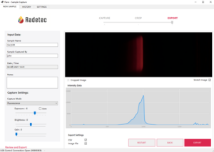 Screenshot of the Flare software. Magnified image and line scan from the selected Region Of Interest. The fluorescence from the fluorescent quantum dots that travelled in the agarose gel is clearly visible.